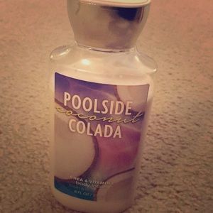 🥥Bath & Body Works Full-size coconut lotion🧴